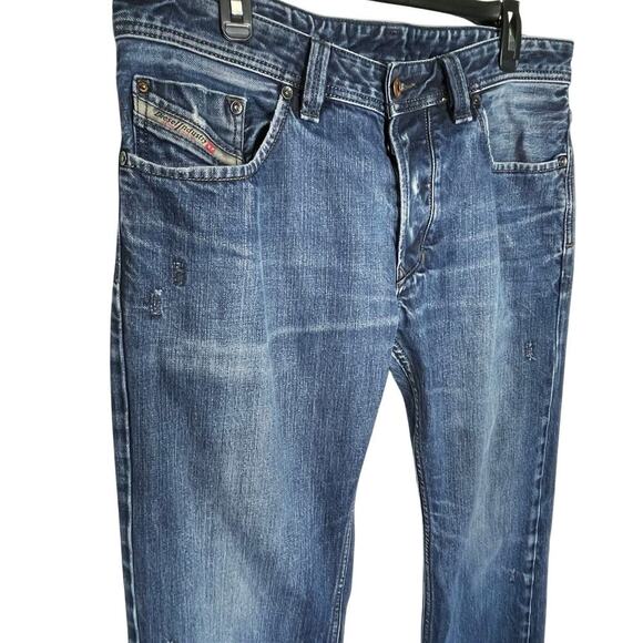 DIESEL Men’s Larkee Regular Straight Fit Jeans Dark Distressed Wash 33 - Picture 2 of 8